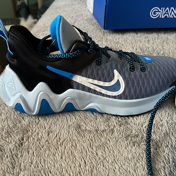 Mens Giannis  immortality basketball shoes - Picture 5 of 5